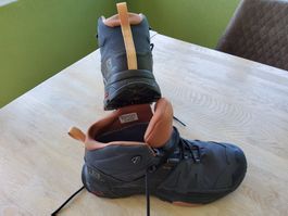 Leichter Wanderschuh Salomon Gr. 42 2/3, eher für Gr. 41
