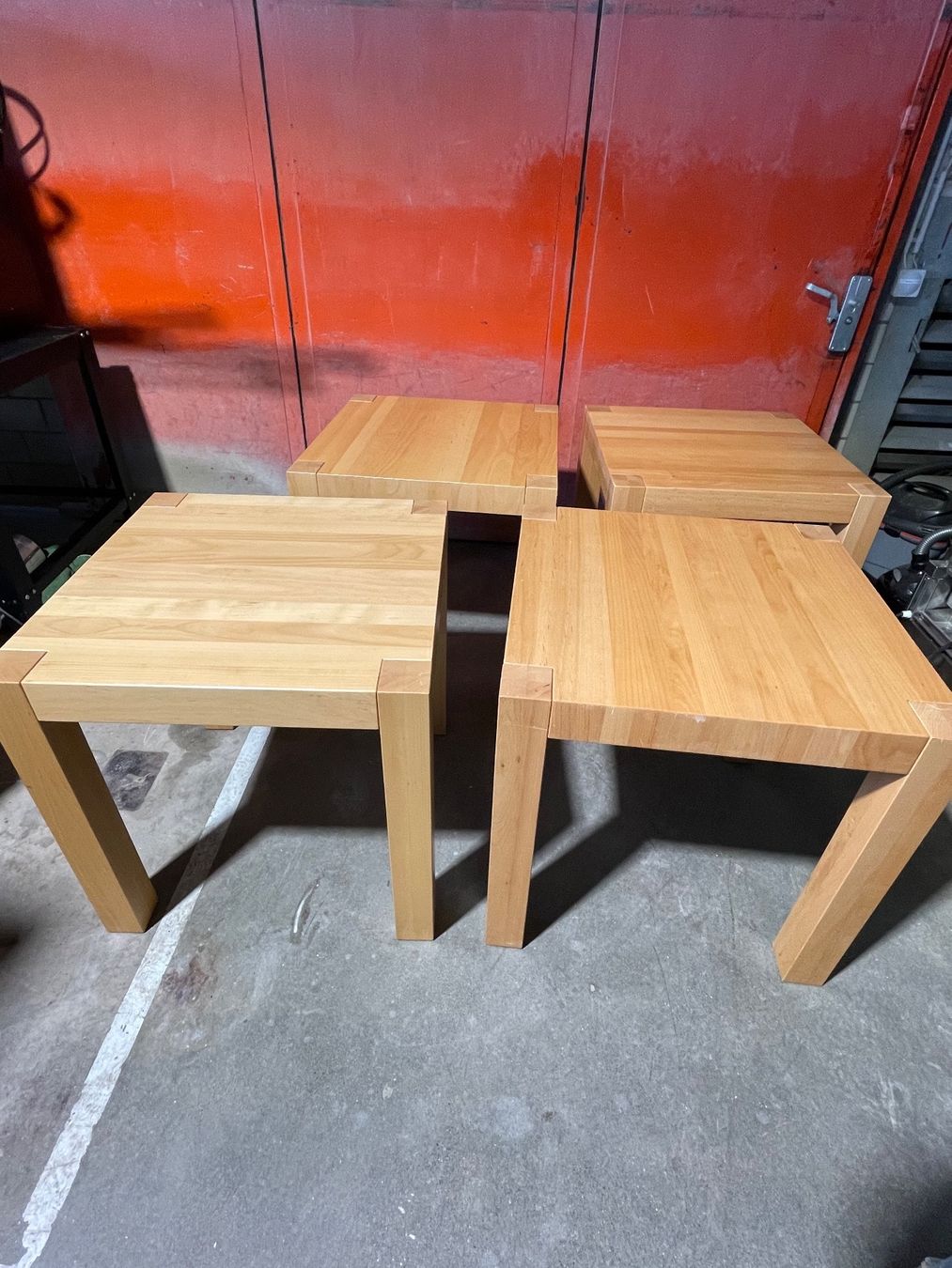 Tavoli: Massive Holz Tisch 70x70x70 – Usato da Wohlen AG venduto da Moh80 1
