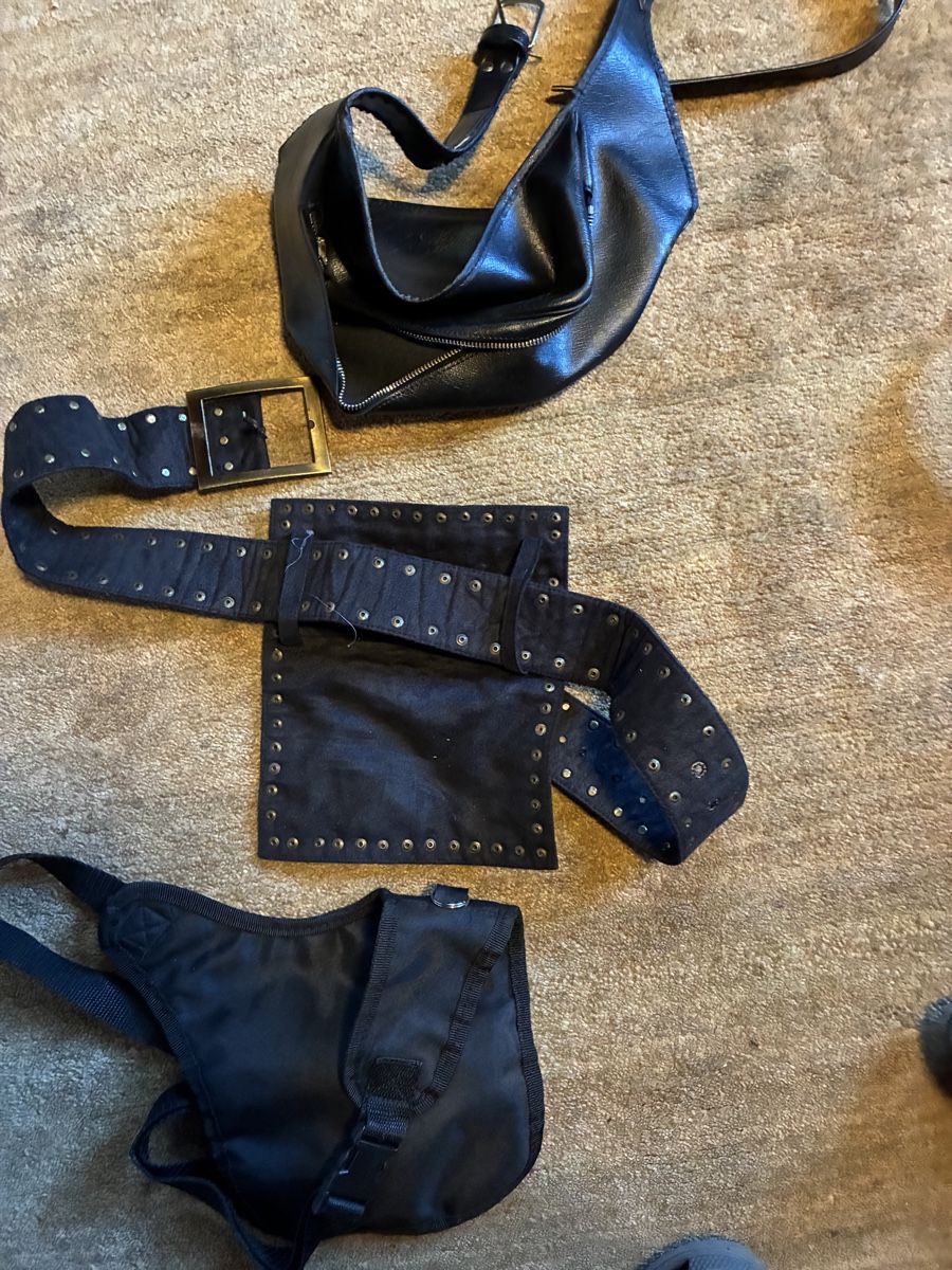 Borse: 3 Bauchtaschen zusammen eine Leder – Usato da Urnäsch venduto da schneewittli.