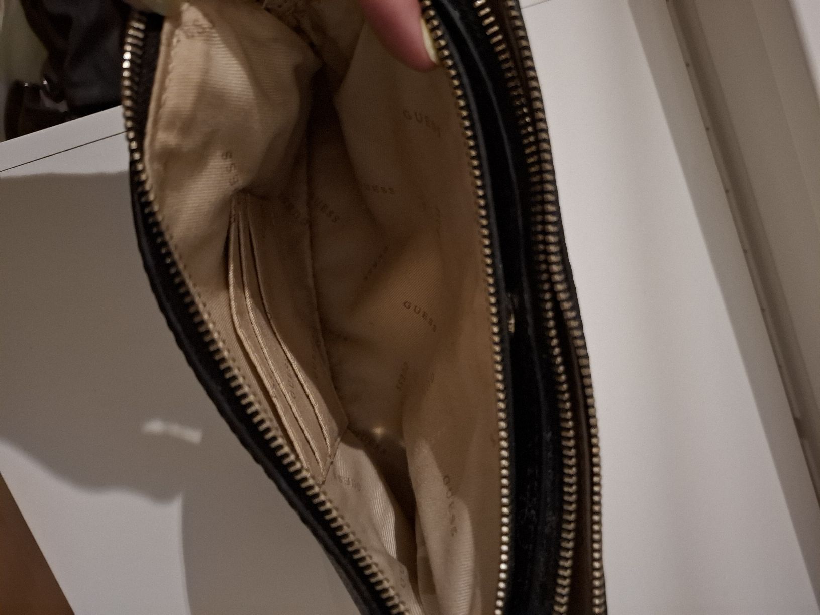 Guess Taschen für Damen: Sac Guess – Gebraucht aus La Chaux-de-Fonds von emm_9r5v 4