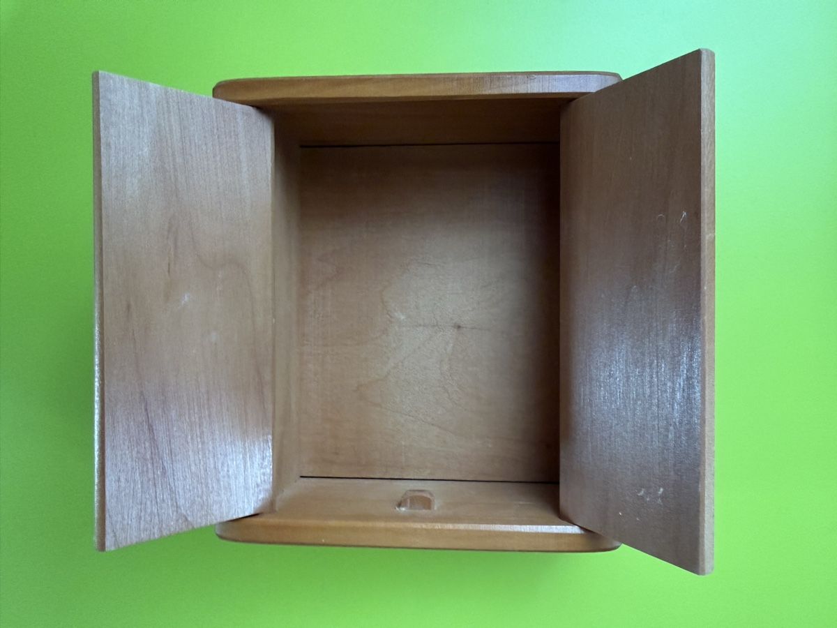 Puppenhäuser & -möbel: Puppenhausmöbel aus Holz – Gebraucht aus Kirchberg BE von wimmler 9