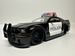 Shelby GT-500 1:24 (Ford Mustang Basis), Police, JADA TOYS