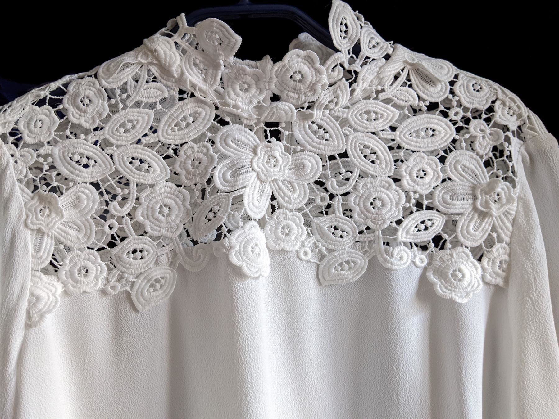 Camicette: SET : Blouse crème haut en dentelle S – Nuovo (secondo la descrizione) da Petit-Lancy venduto da lilycerise 1