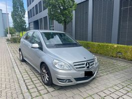 Mercedes-Benz B200 AB MFK 2025