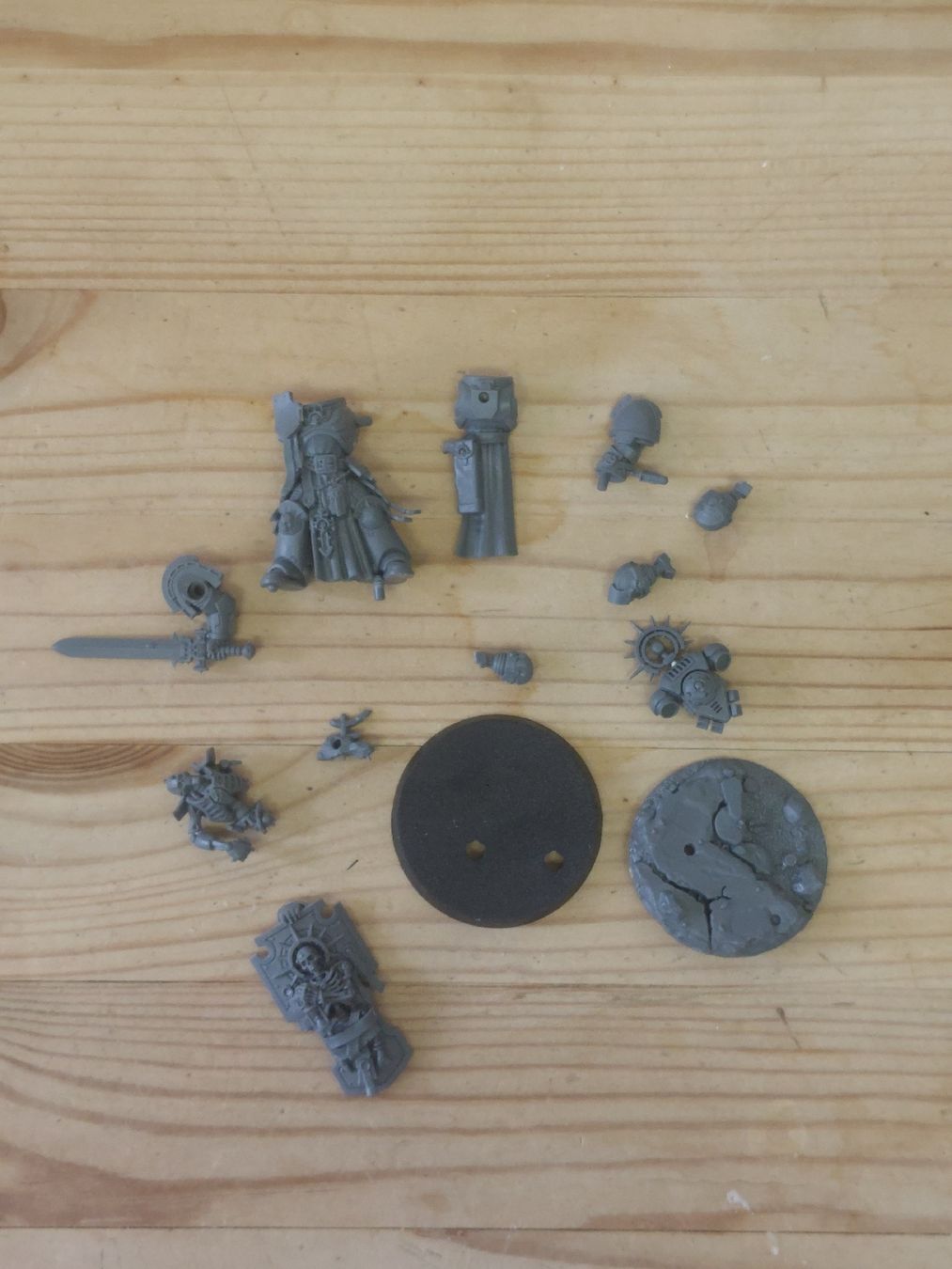Kit di modellismo & Modellini statici: Indomitus Captain with Storm Shield Warhammer 40.000 – Nuovo (secondo la descrizione) da Zürich venduto da kitkis 1