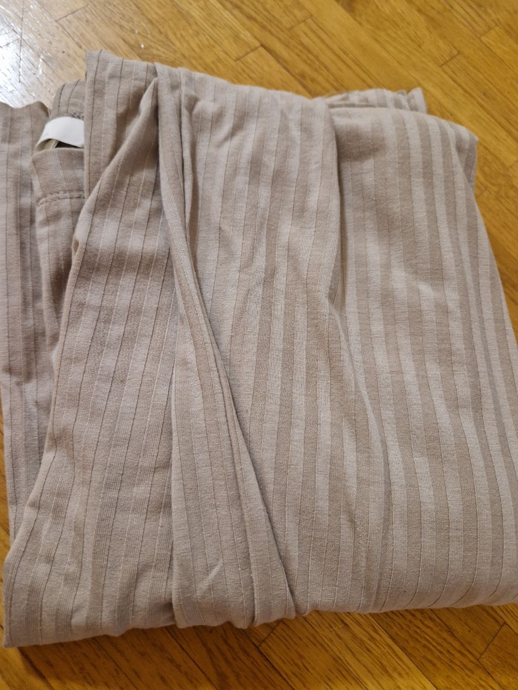 H&M Pantaloni: Pantalon léger beige taille M/L H&M – Nuovo (secondo la descrizione) da Versoix venduto da aline_b 2