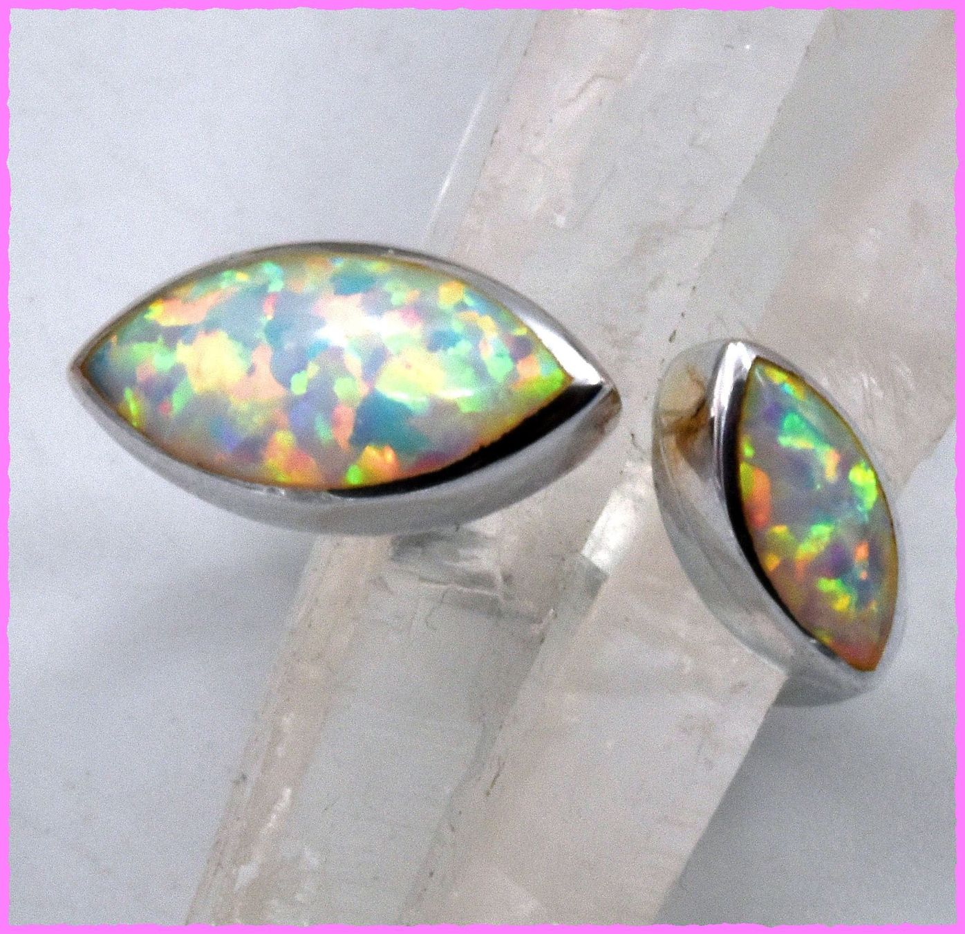 Anelli: Bezaubernder Ring mit Synthetischem Opal 925 Silber – Nuovo e nell'imballaggio originale da Oberglatt ZH venduto da Diamond-Girl