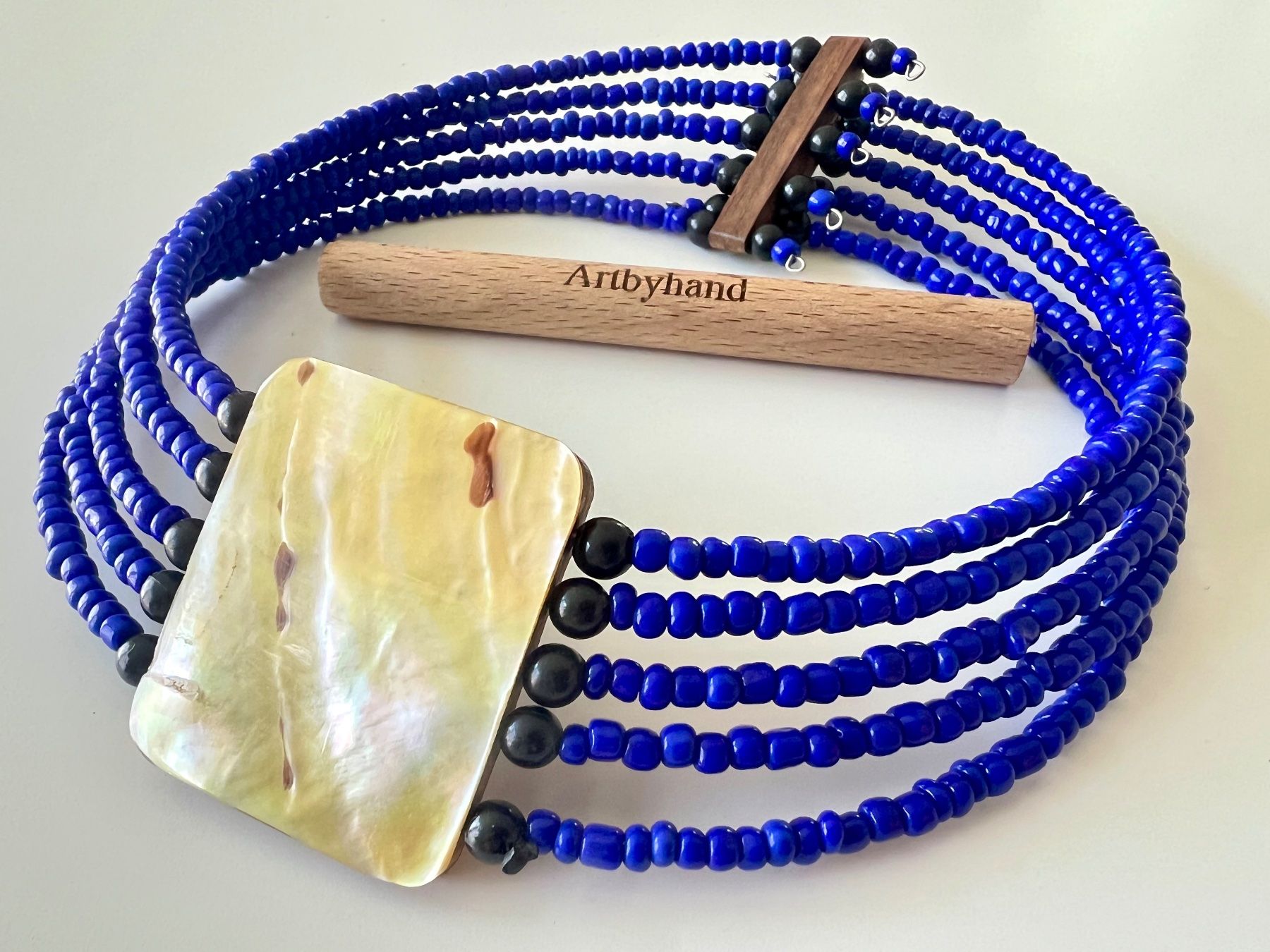 Catenine: Beidseitig tragbare Statement Kette Perlmutt & Holz 5-Strang – Usato da Ruswil venduto da artbyhand