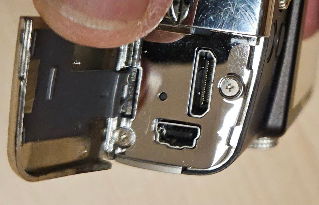 Canon Fotocamera: Canon PowerShot SX200 IS Set – Usato da Zwillikon venduto da Funfun 7