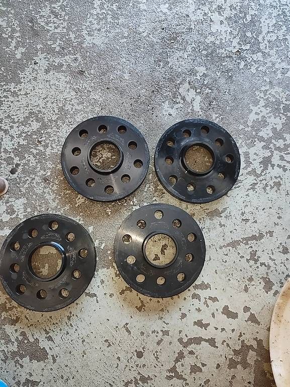Tutti pezzi di ricambio auto: Distanzscheiben 15mm mit Schrauben – Usato da Glarus venduto da Hadowa