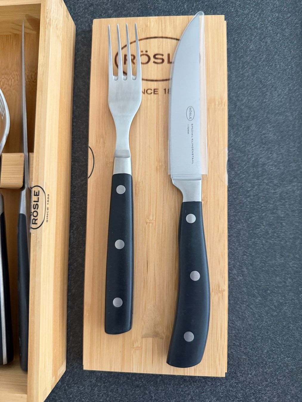 Rösle Set di posate: 3 X Rösle Steakbesteck Set 4-tlg – Nuovo e nell'imballaggio originale da oberglatt  zh venduto da aleks06 2