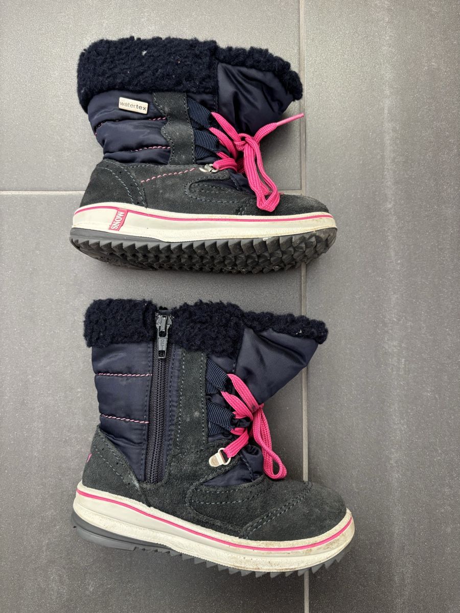 Scarpe per ragazze: Schuhpaket Grösse 25/26/27 – Usato da Niederwangen b. Bern venduto da muidop 1