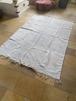 Heller Teppich mit Fransen  ca. 160 × 230 cm