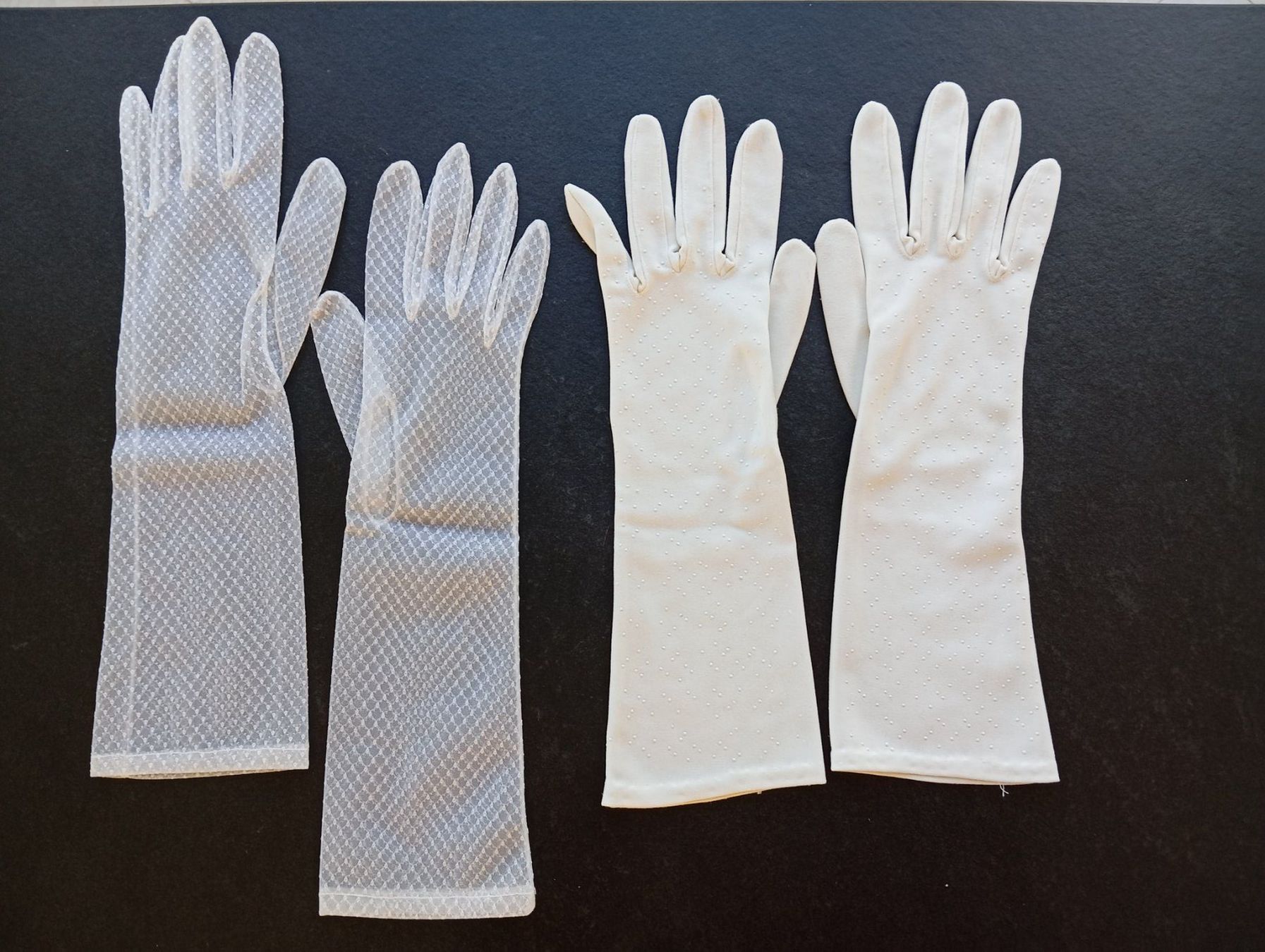 Guanti & manicotti: 4 Paar Damenhandschuhe Vintage – Usato da Oberägeri venduto da baerghuus 1