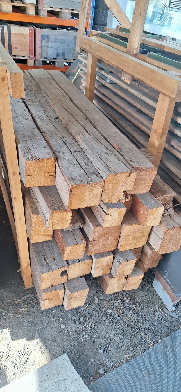 Holzartikel: Altholz Balken – Gebraucht aus Sevelen von StalkeronPaws