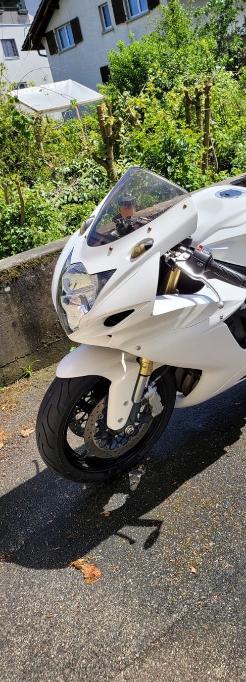 Suzuki Strada: Suzuki GSX R750 – Usato da Niederwangen BE venduto da Uno22Turbo 5