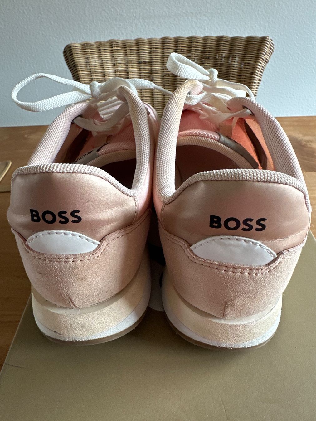 Scarpe da donna: Boss Sneaker Rosa, Grösse 39, top Zustand – Usato da Niederteufen venduto da nana65 1