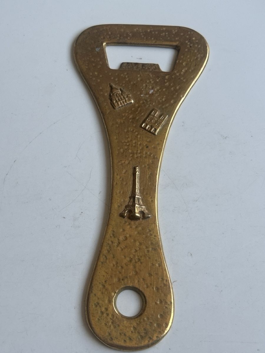 Küchengeräte: Flaschenöffner Paris Messing Souvenir(S28) – Gebraucht aus Neuenhof von SchnaeppliAllerlei