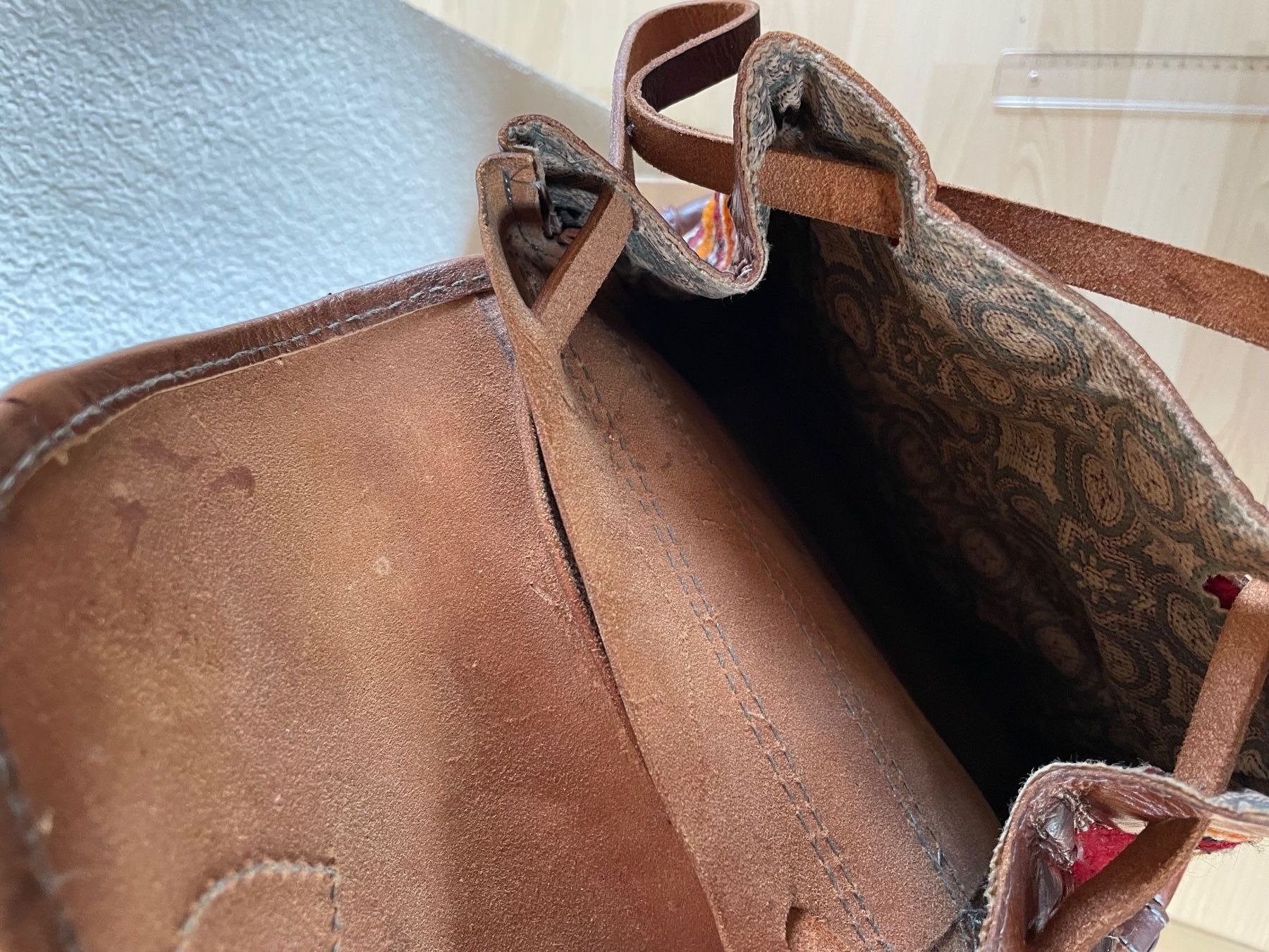 Zaini: Toller Rucksack aus Leder mit Textil eingearbeitet – Usato da Köniz venduto da kupu-kupu 8