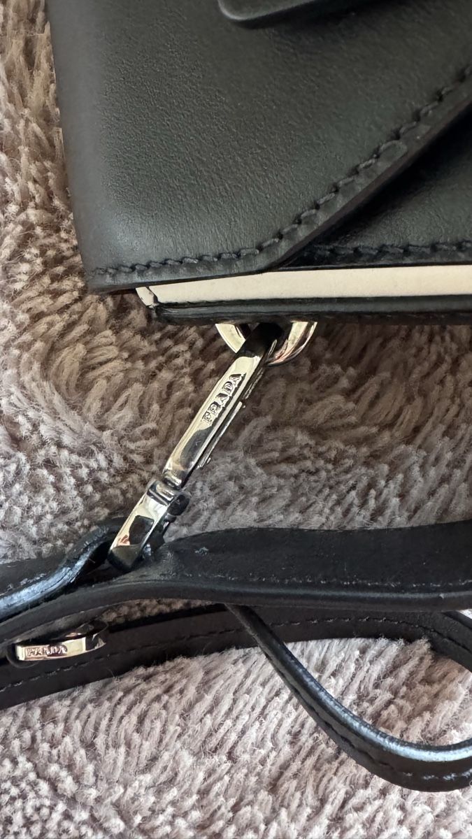 Prada Sacs femmes: Prada bag – D'occasion à Genève par val_5jbf 2