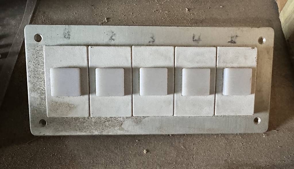 Schalter: Matériel électrique - interrupteurs – Gebraucht aus Lentigny von EcuProd1