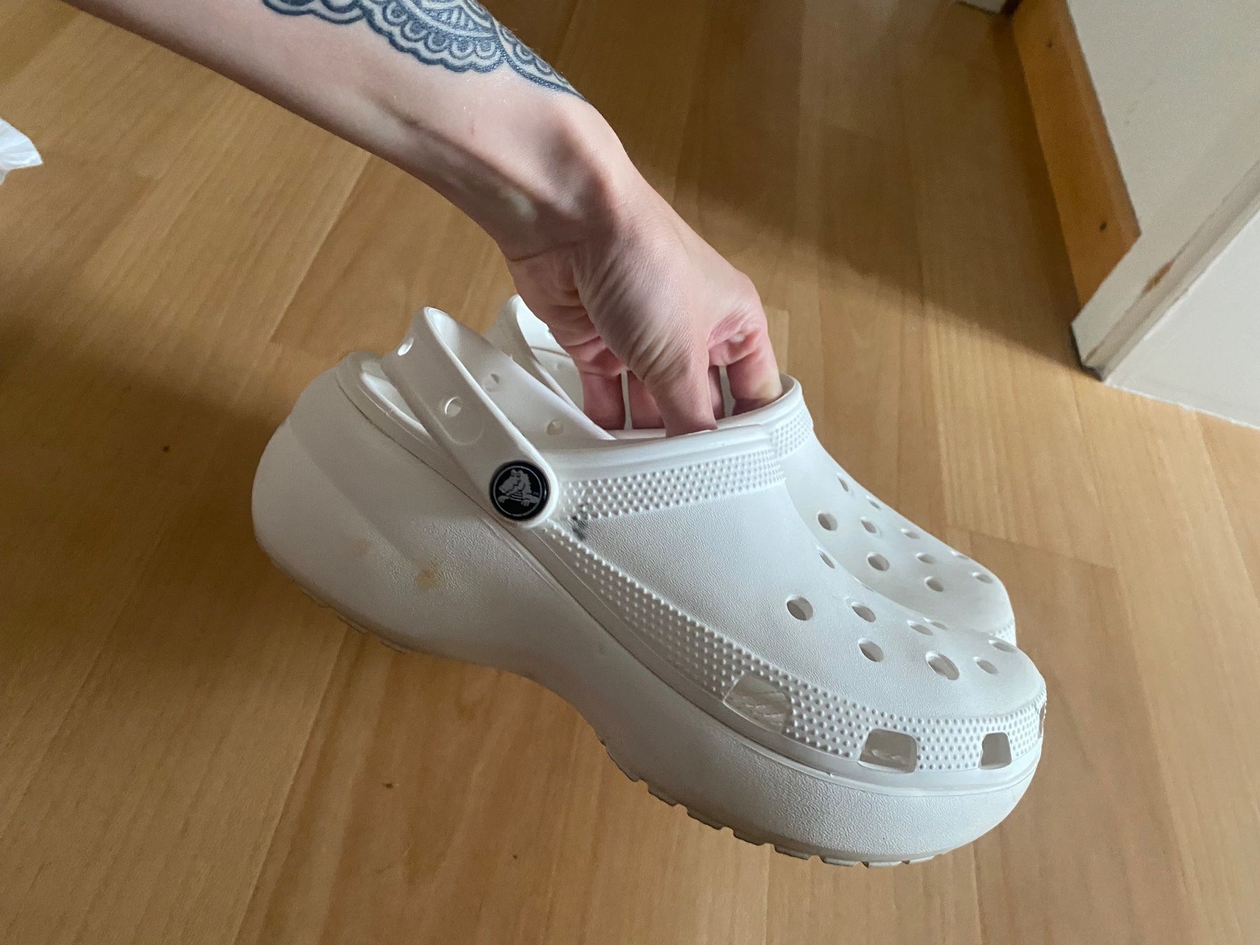 Crocs Scarpe da uomo: Crocs Classic Clogs White Platform – Usato da Bern venduto da n-dine 6