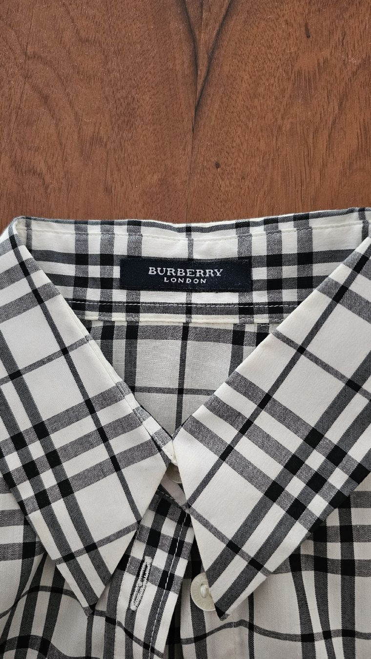 Burberry Camicette: Burberry Hemd / Bluse – Usato da Hünenberg venduto da mar_vqb7 1