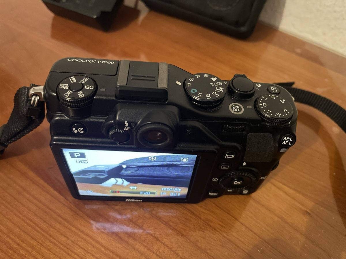 Nikon Fotocamera: Nikon Coolpix P7000 Digital Kamera – Usato da Zürich venduto da semi16 4