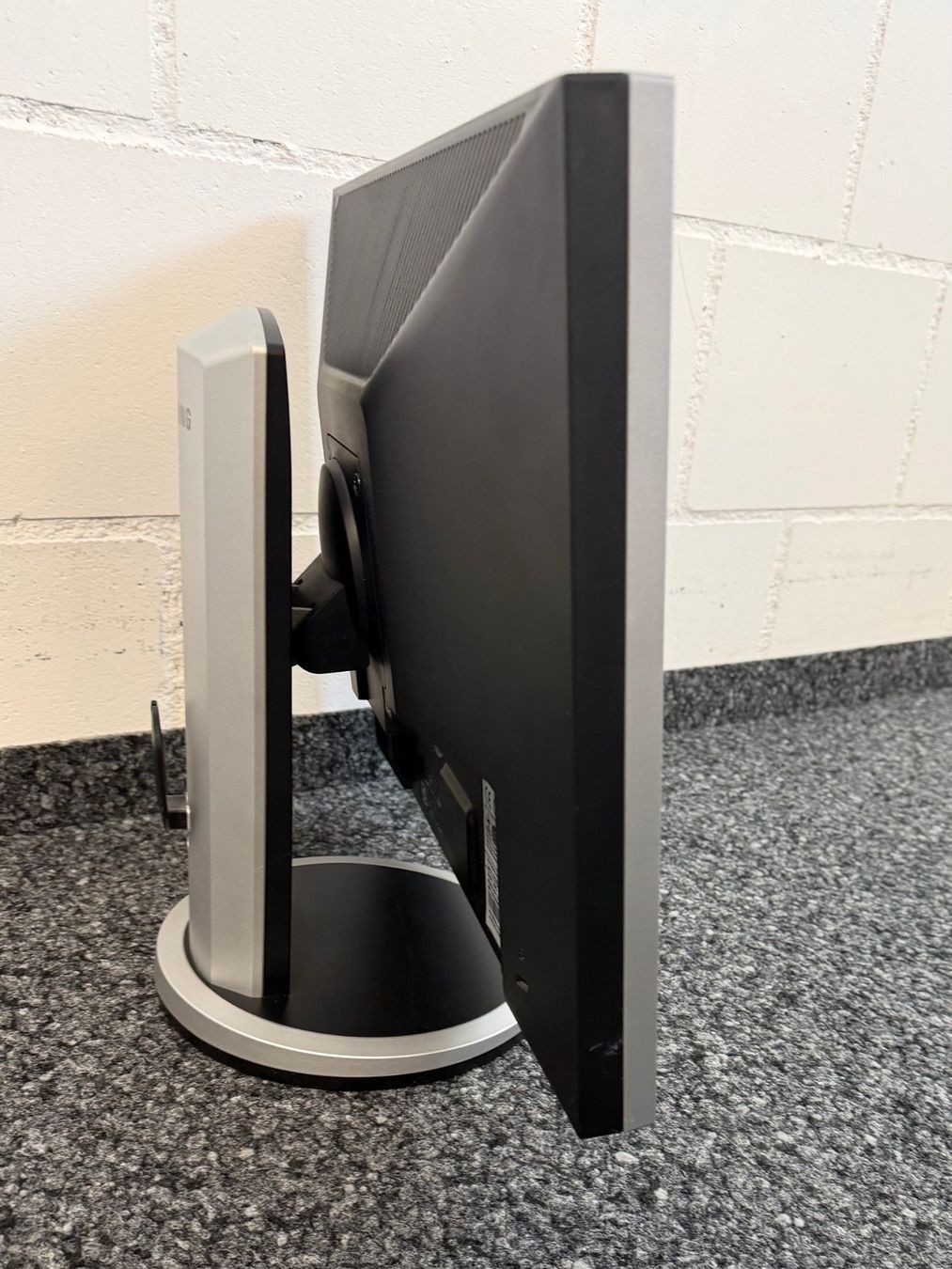 Samsung Monitor: Monitor ab 1 Franken – Usato da Einigen venduto da Medicom-Pharma 5