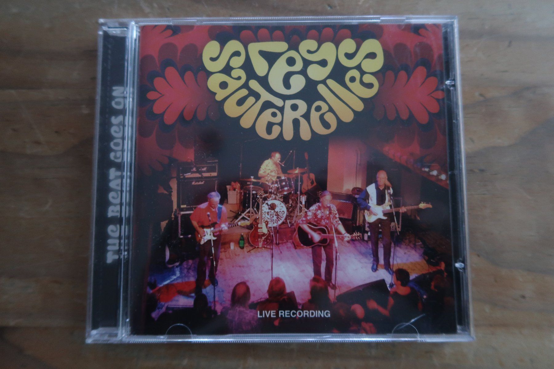 CD: LES SAUTERELLES - THE BEAT GOES ON - LIVE - CD – Usato da Basel venduto da Patiscat