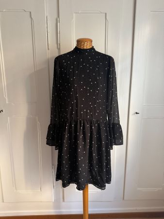 ENVII - Chiffonkleid schwarz mit Sternen S (NEU)