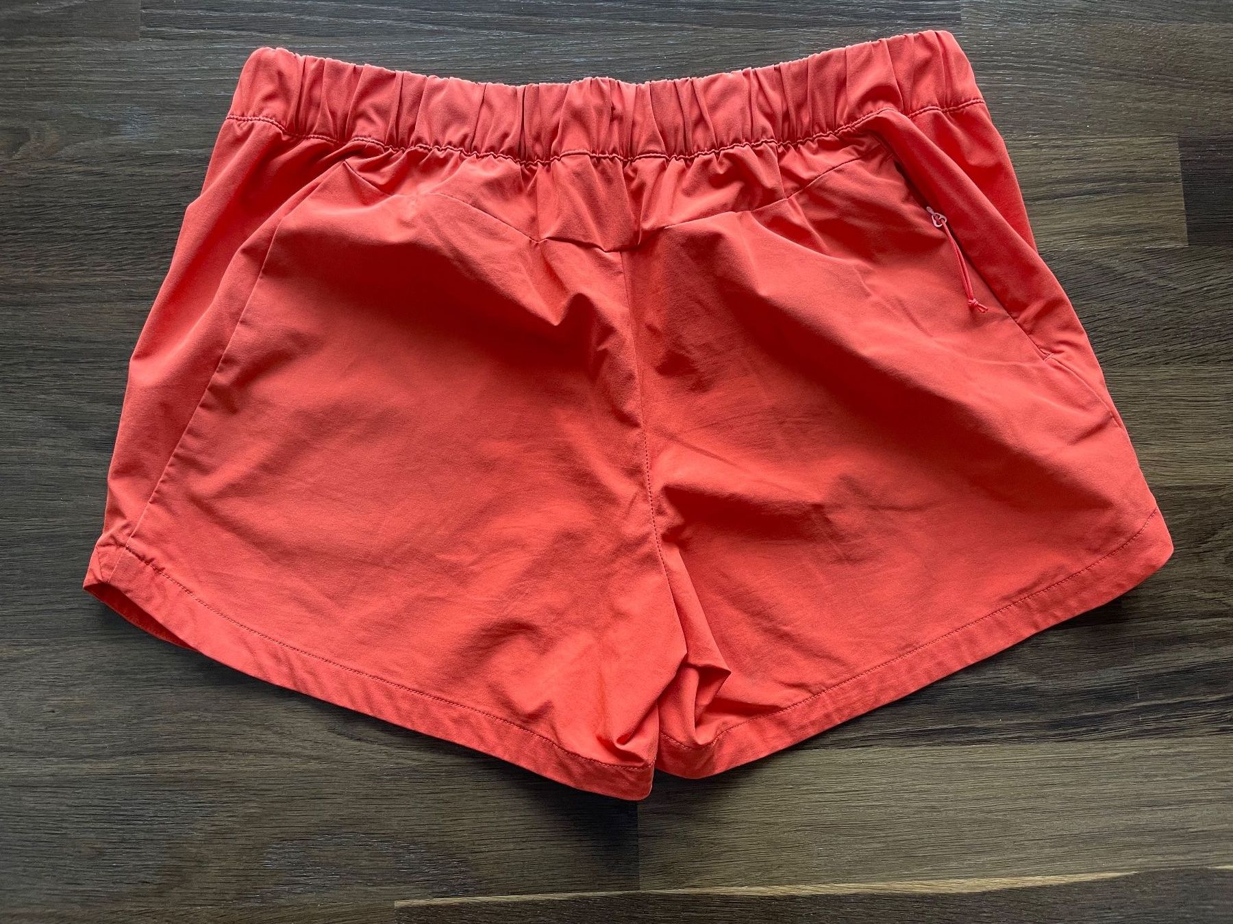 North Face Pantaloni: The North Face short – Usato da Olten venduto da B3ren 1