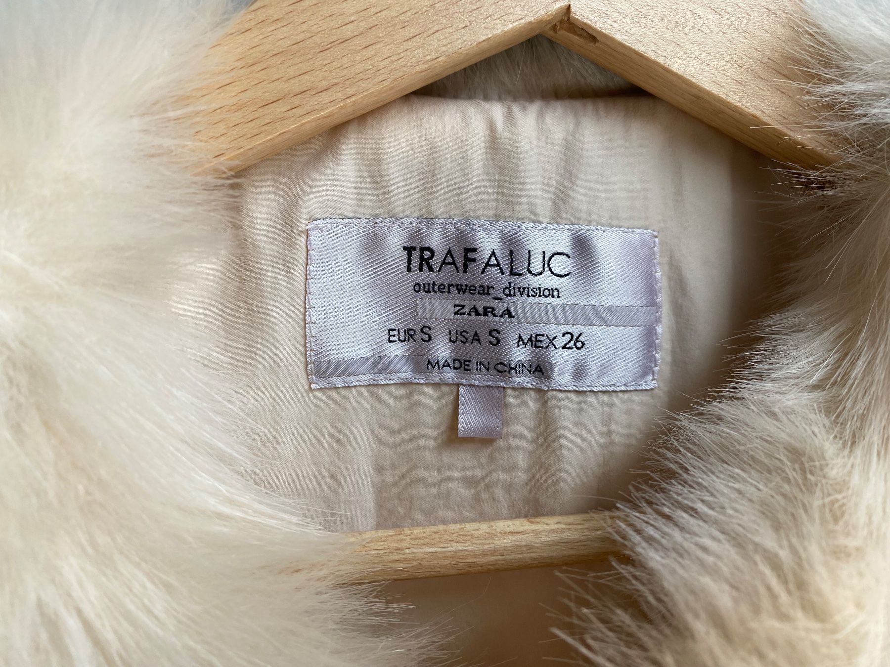 Zara Giacche: Peltzweste ZARA – Usato da Saanen venduto da Jackperpi 2