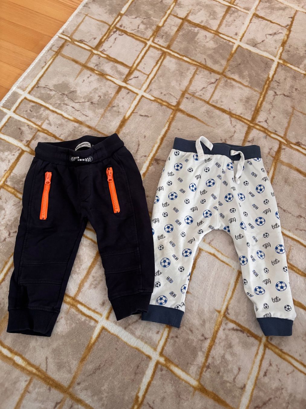 Pantaloni: 2x Jungenhosen Gr. 80 – Usato da Riedholz venduto da Charlie_2007