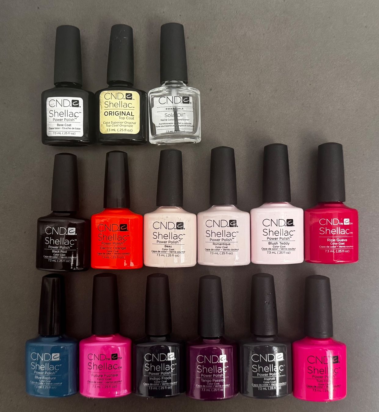 Cnd Vernis à ongles: CND Shellac Brisa LED Lampe inkl. 15 Shellac Lacke – D'occasion à Winterthur par TheZoester 1