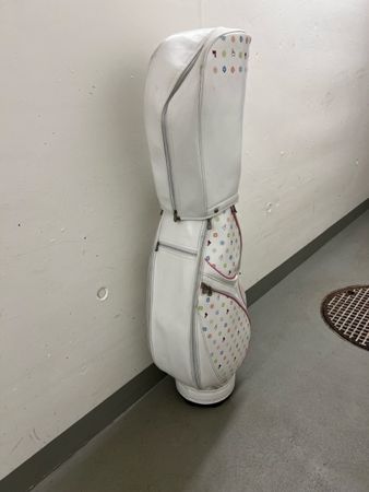 Stylish Golf Bag - White with Pattern - Great Condition!