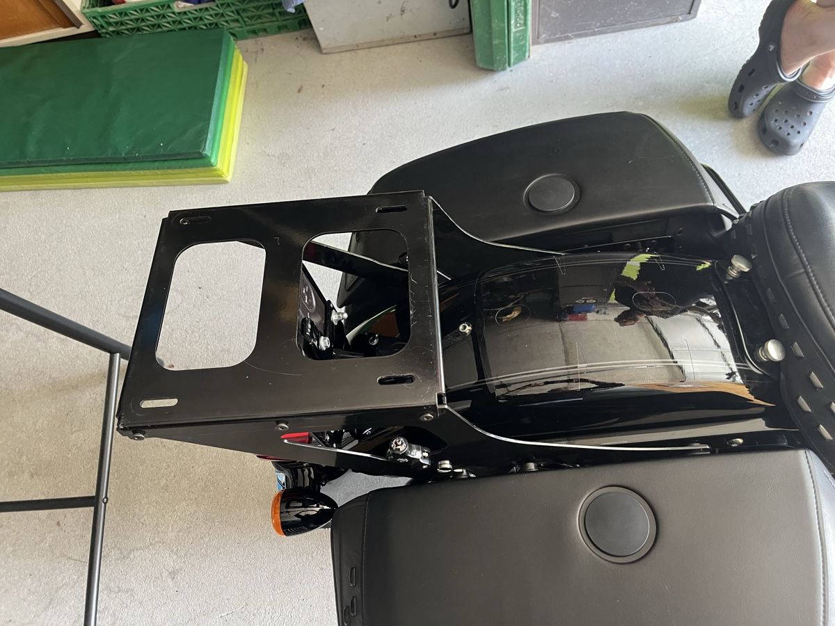 Harley-Davidson Topcases: Harley Topcase-Träger – D'occasion à Visp par Adi-Lee 4
