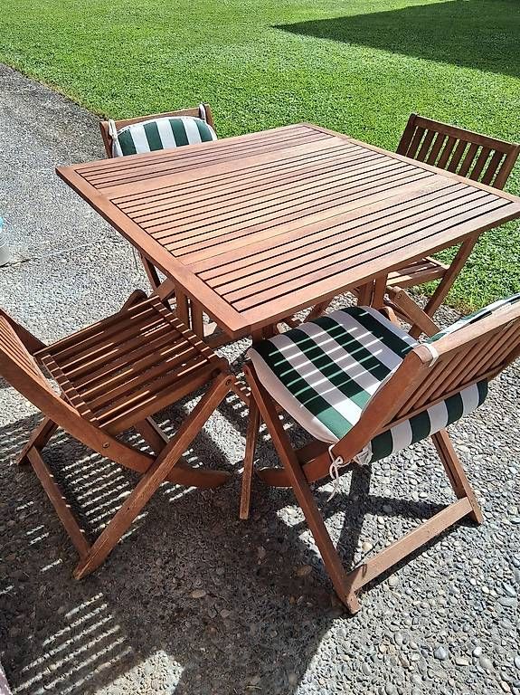 Set di tavolo e panche: Garten - Balkontisch / Klappstühle – Usato da Horgen venduto da cla_bv5q 1