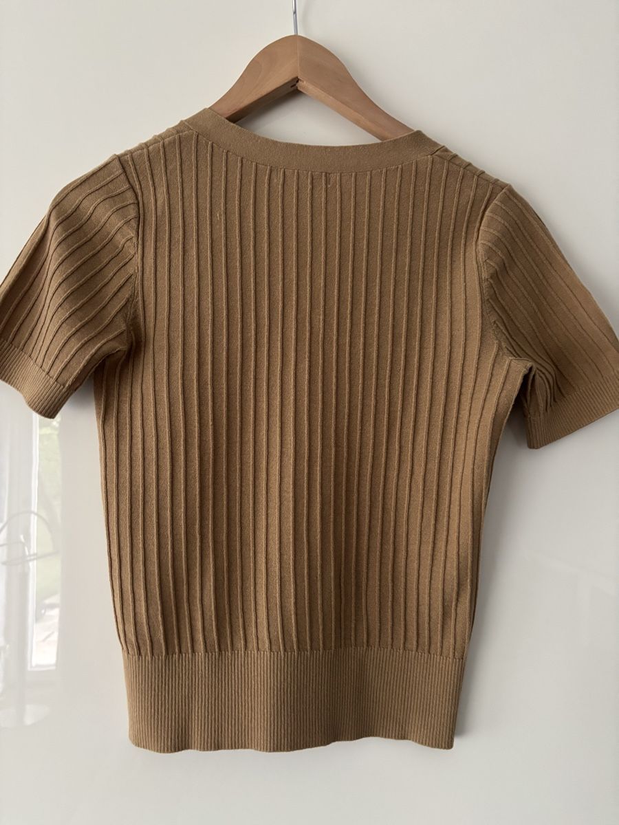 H&M Tops: Ribbed Knit Top by H&M – D'occasion à Wollerau par Dolder23 3