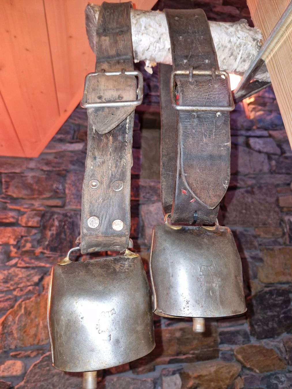 Cloches & sonnailles: Glocken Treicheln – D'occasion à Guarda par rue_bpd7