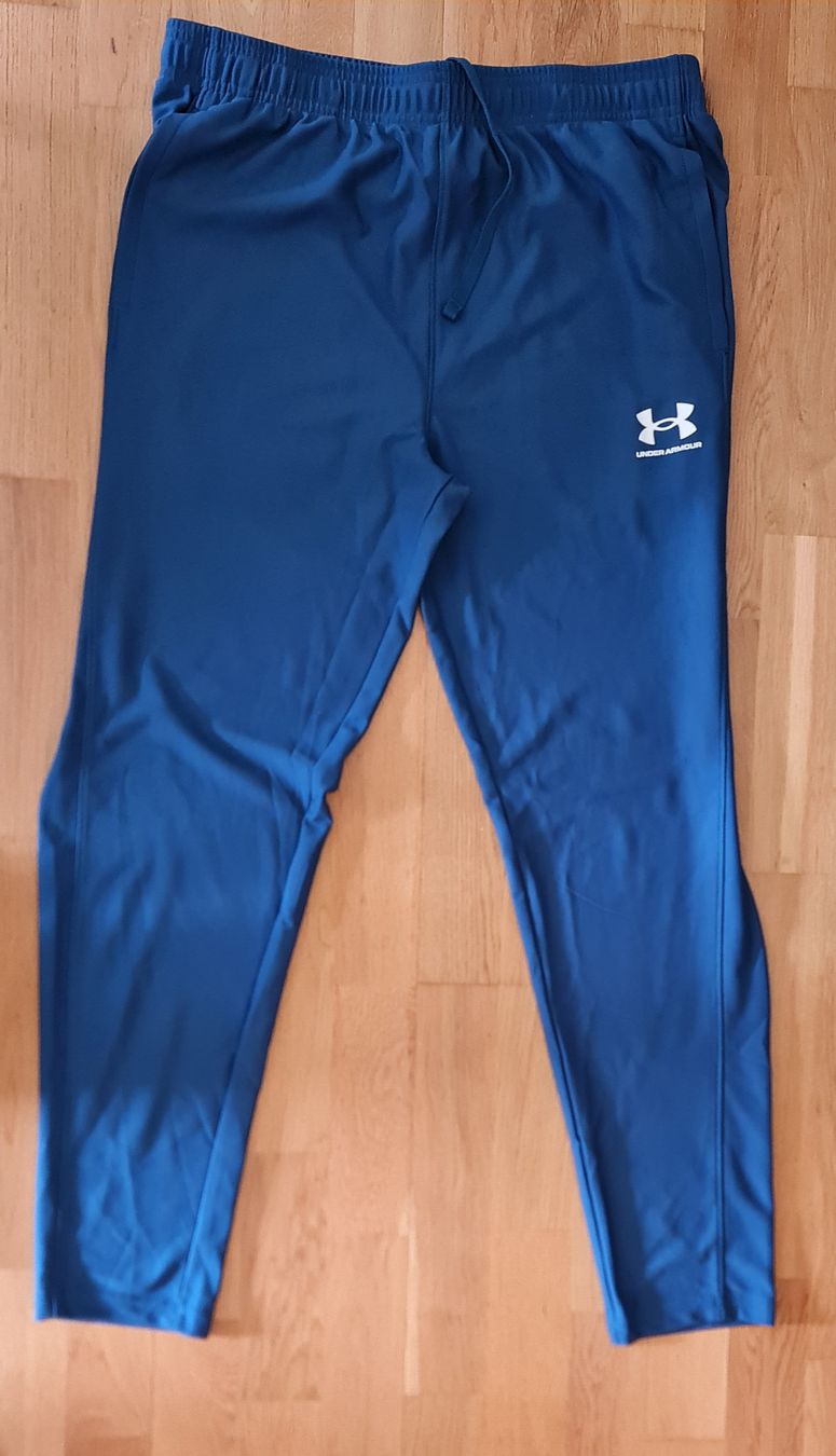 Under Armour Pantalons: UNDER ARMOUR TRAININGHOSE / L – Neuf (Voir description) à kloten par Dralion73