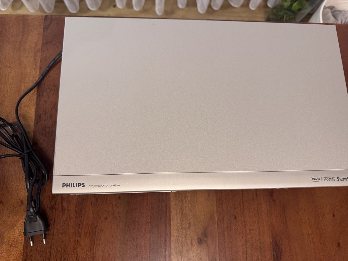 Philips Lecteur multimedia & Streamer: Philips DVD/VCR Player DVP3350V  – D'occasion à Seewen SZ par QM.03 1