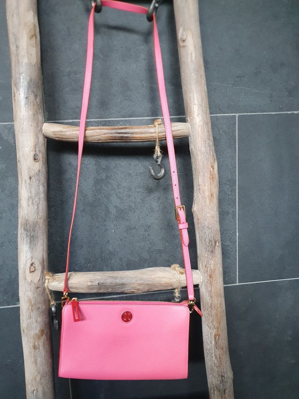 Tory Burch Taschen für Damen: Umhängetasche von Tory Burch – Neu (gemäss Beschreibung) aus Küsnacht ZH von ch_schweiz