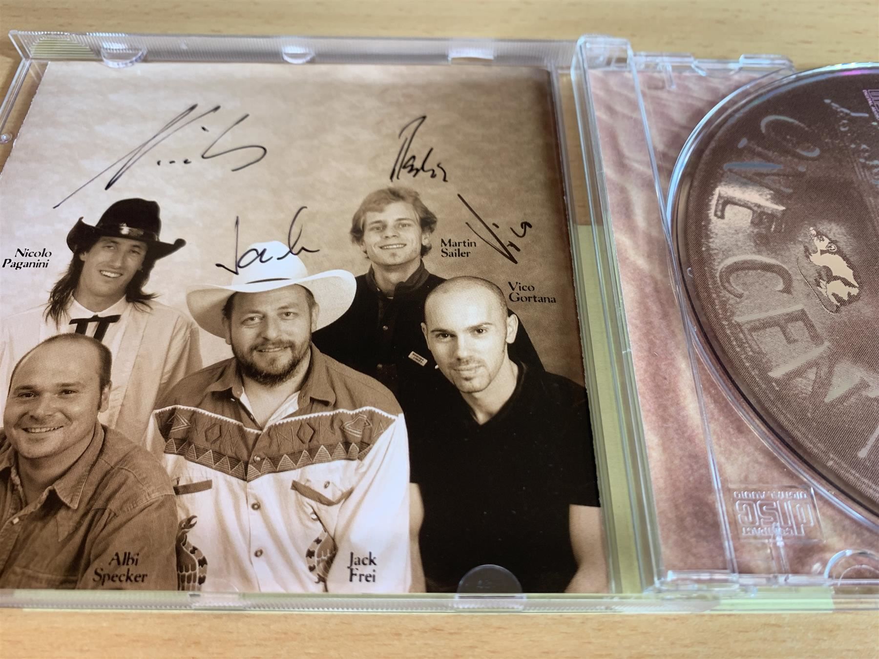 CDs: Desert Rats – Change - Signiert – Gebraucht aus Rikon im Tösstal von Alpenmutz 1
