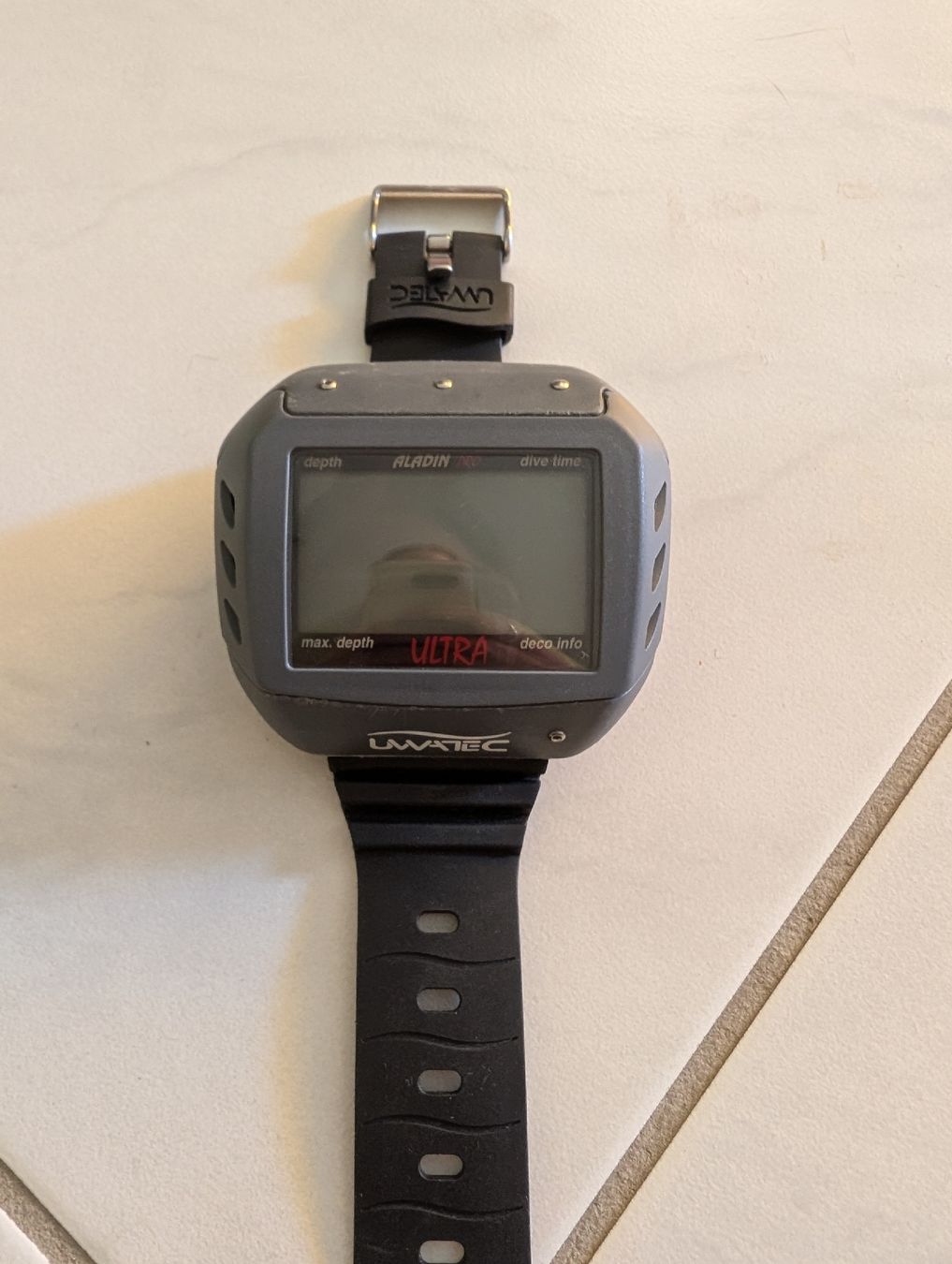 PCs: UWATEC SCUBA PRO Aladin ProUltra Tauchcomputer ohneLadekabel – Gebraucht aus Bassersdorf von Rosaura 1