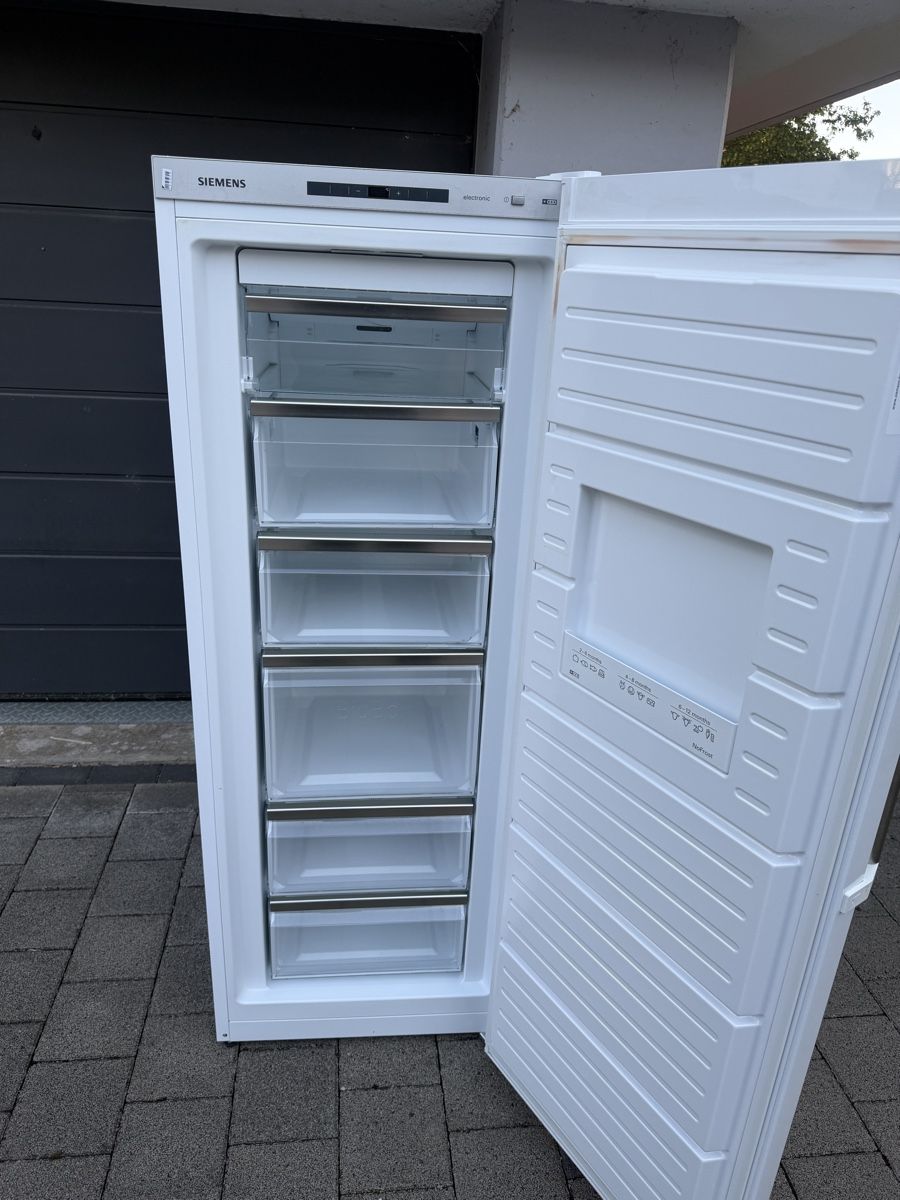 Congelatori: Siemens Gefrierschrank A++ Tiefkühler – Usato da Arlesheim venduto da VD.HG 3