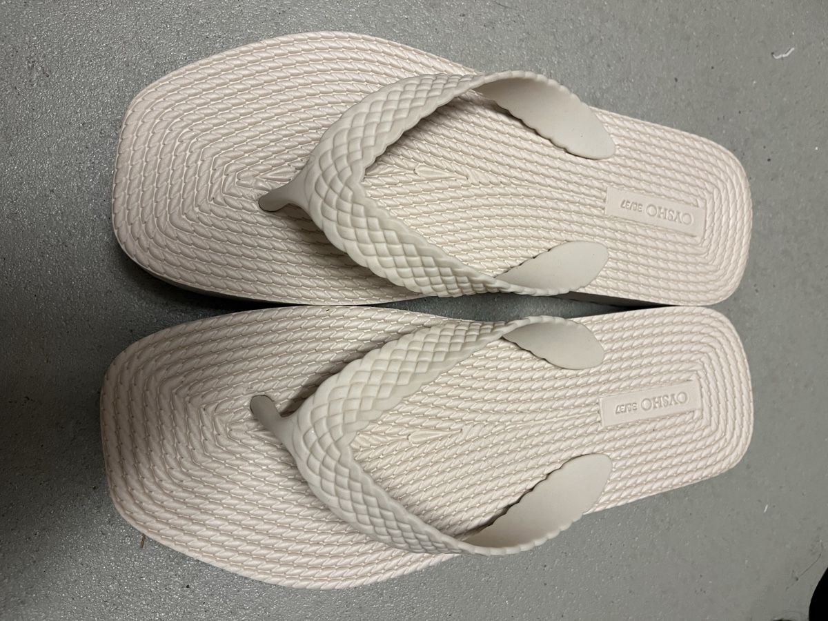 Flipper: Oysho Flipflops Gr. 36/37 – Usato da Birmensdorf ZH venduto da Liruli