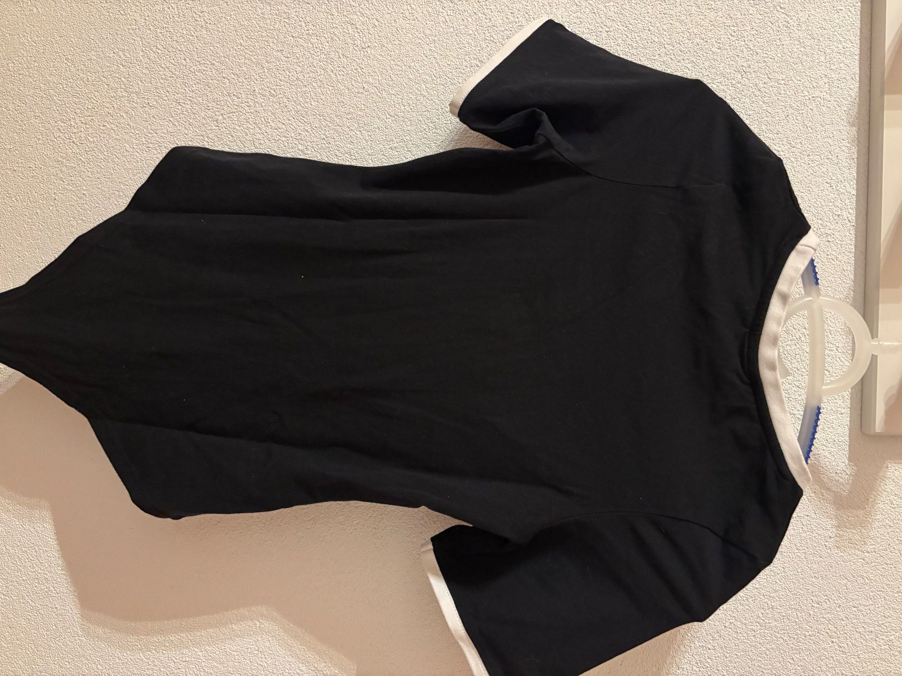 Ellesse Top: Body noir – Usato da Grandvillard venduto da Elsa.Del 1