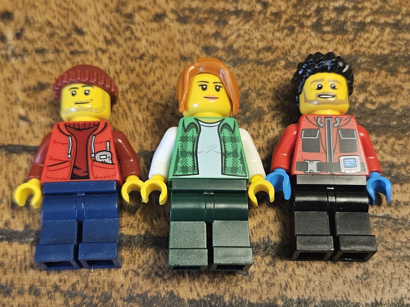 Lego Kit di costruzioni: lego lot de 3 figurines – Usato da Confignon venduto da Ecrofigs