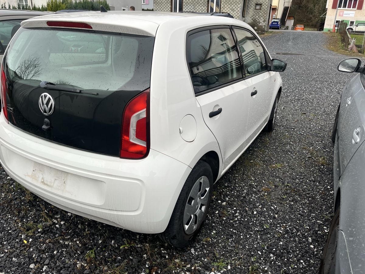 VW Autos: VW UP 1.0 JG 12.2014 131000km – Gebraucht aus Sevelen von  3